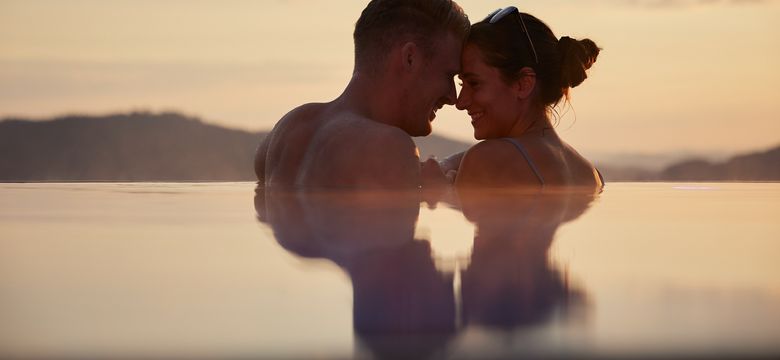 Hüttenhof - Wellnesshotel & Luxus-Bergchalets: Honeymoon 2027