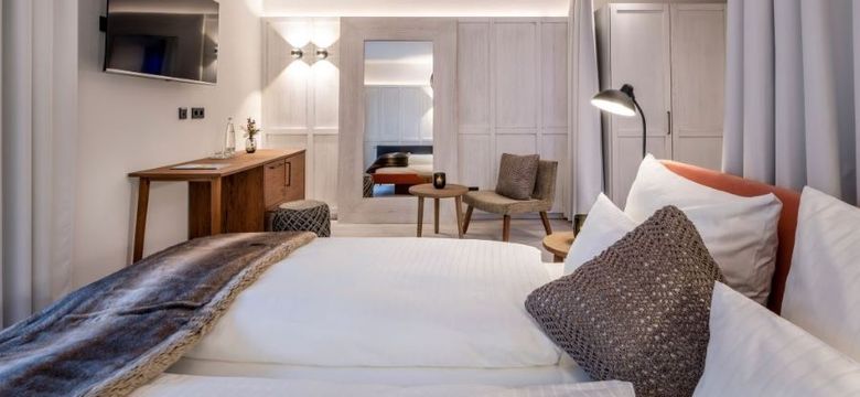 Hüttenhof - Wellnesshotel & Luxus-Bergchalets: Doppelzimmer "Süße Träume" image #1