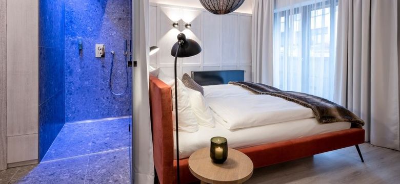 Hüttenhof - Wellnesshotel & Luxus-Bergchalets: Doppelzimmer "Süße Träume" image #2