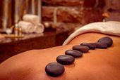 Massage corporel aux pierres chaudes du Seetal