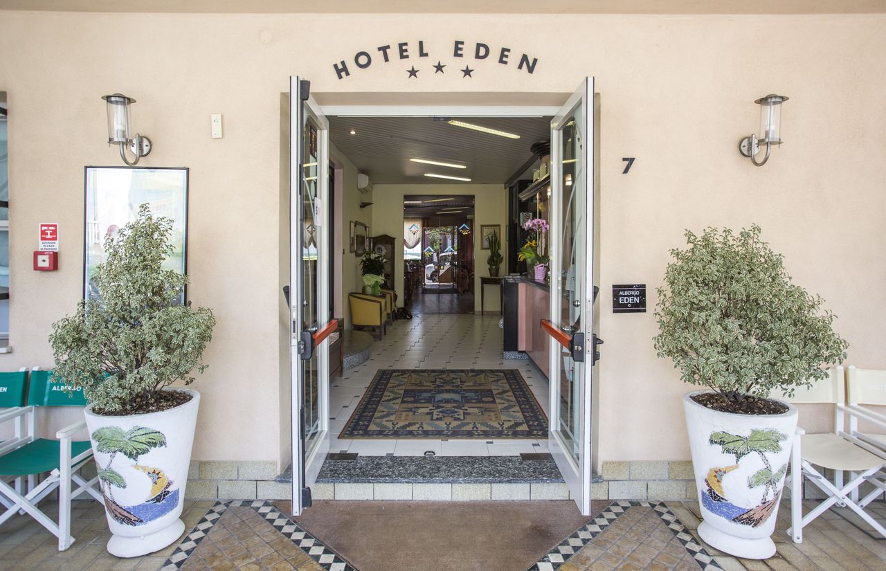 Eingang des Hotel Eden Rimini-Viserbella