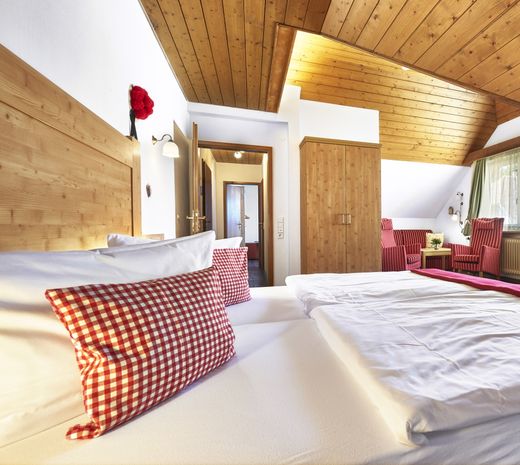 Familien-Suite „Buche Hirsch“ image 2 - Familotel Hochschwarzwald Hotel Engel
