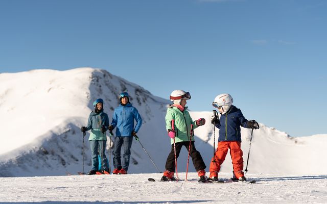 Ski fahren mit der Familie