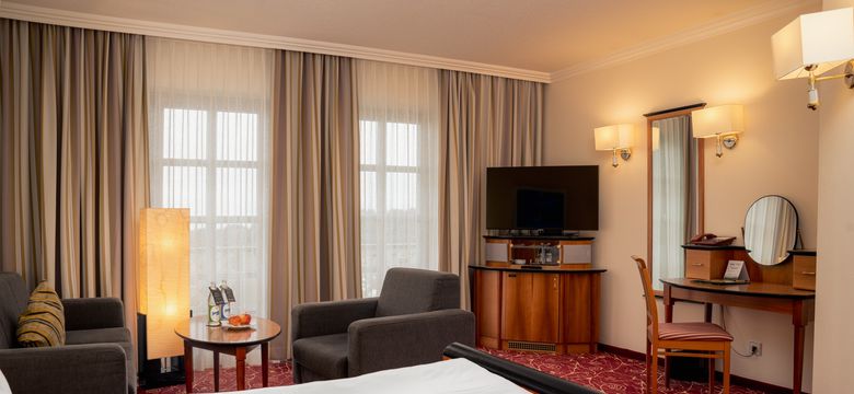 Sport- und Wellnesshotel Angerhof ****S: Doppelzimmer Klassik Hangseite image #1