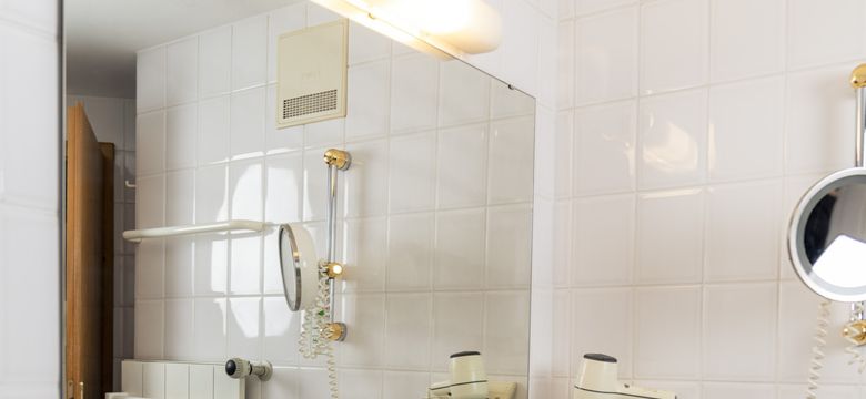 Sport- und Wellnesshotel Angerhof ****S: Suite klassisch zur Südseite image #3