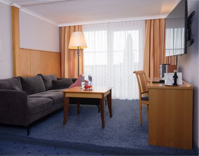 Sport- und Wellnesshotel Angerhof ****S: Suite klassisch zur Südseite