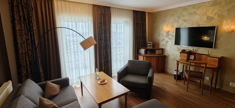 Sport- und Wellnesshotel Angerhof ****S: Panoramasuite zur Südseite image #6