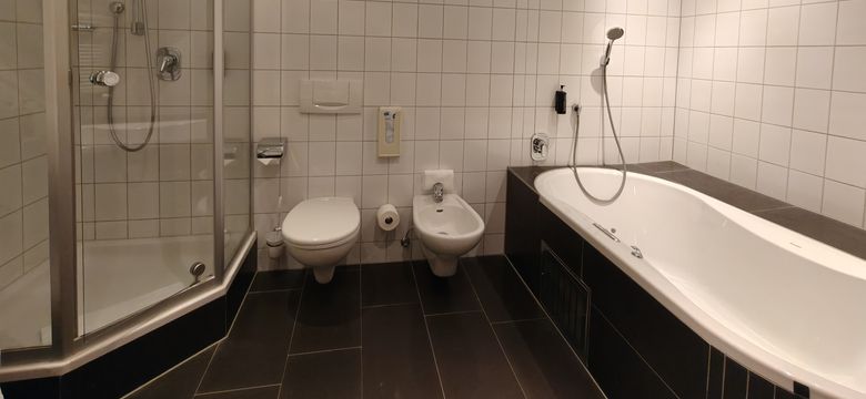 Sport- und Wellnesshotel Angerhof ****S: Panoramasuite zur Südseite image #2