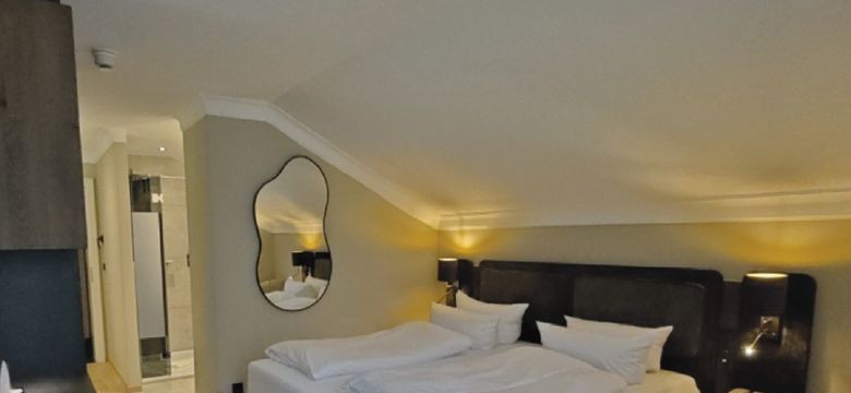 Sport- und Wellnesshotel Angerhof ****S: Doppelzimmer Pröller Hangseite image #1