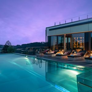 Sky-Infinitypool in Abendstimmung