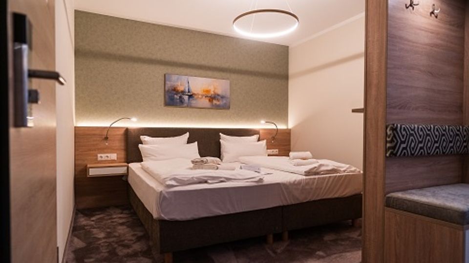 Juniorsuite mit Blick zum Hof