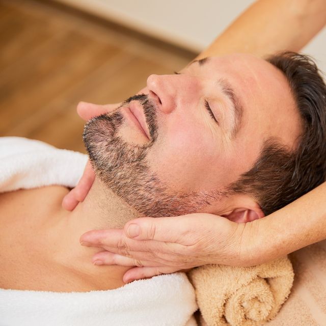 Stellenangebot: Mitarbeiter (m/w/d) Massage und/oder Kosmetik