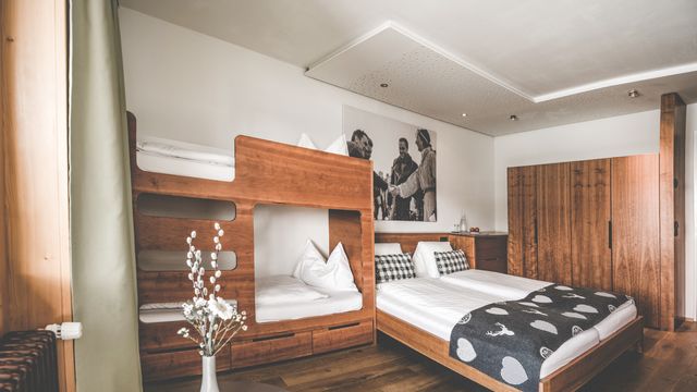 Alt: Familienzimmer «22» (1-Raum)