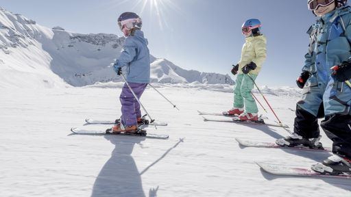 Im Winter wöchentlich begleitete Schneeschuhwanderung.