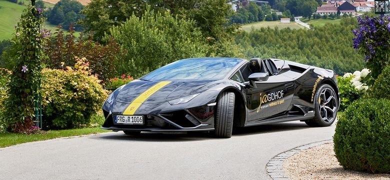 5* Wellness- & Sporthotel Jagdhof: Lamborghini Driving 2025