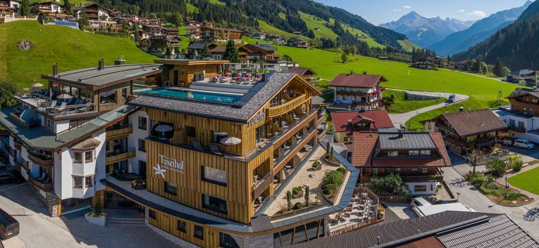Hotel Alpin Spa Tuxerhof: Mountain summer
