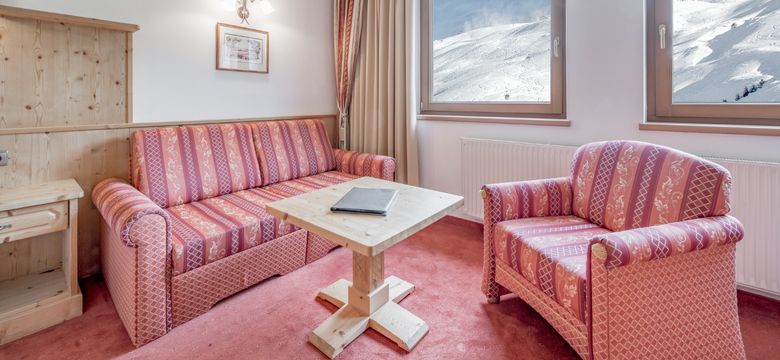 Ski & Wellnessresort Hotel Riml: Suite Zirbensuite image #4