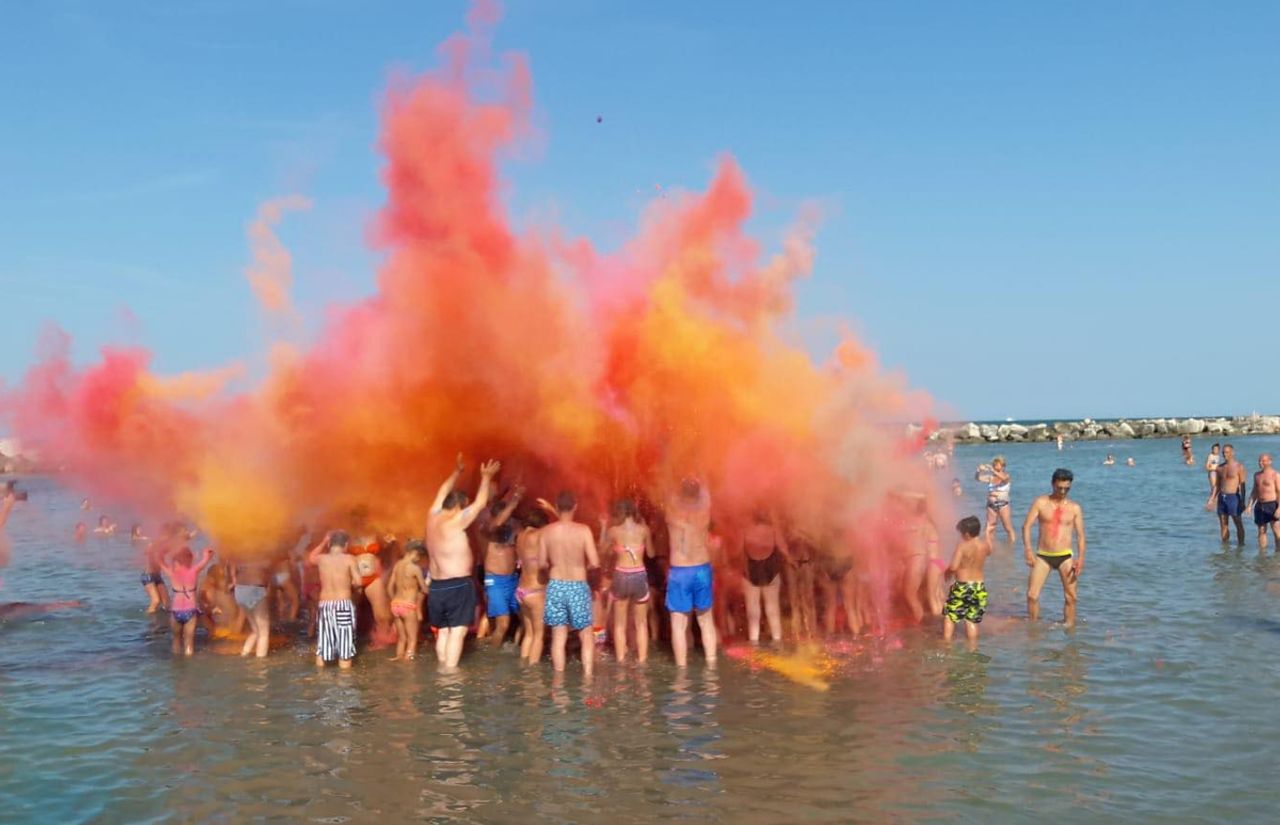Farbexplosion- color explosion Rimini