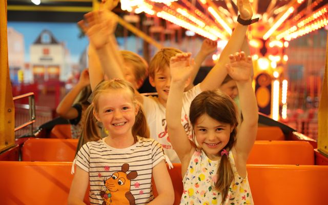 wangerland_Spielstadt_Schiffsschaukel  - Wangerland Resort