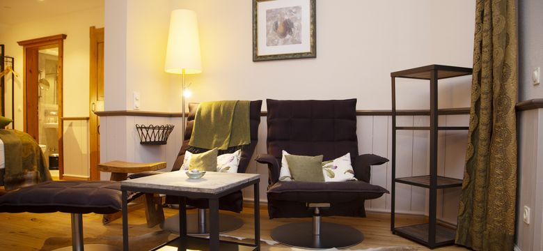 Berghotel Schlossanger Alp: LANDHAUSzimmer image #11