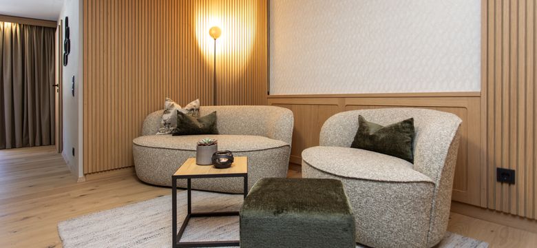 Berghotel Schlossanger Alp: LANDHAUSzimmer image #9