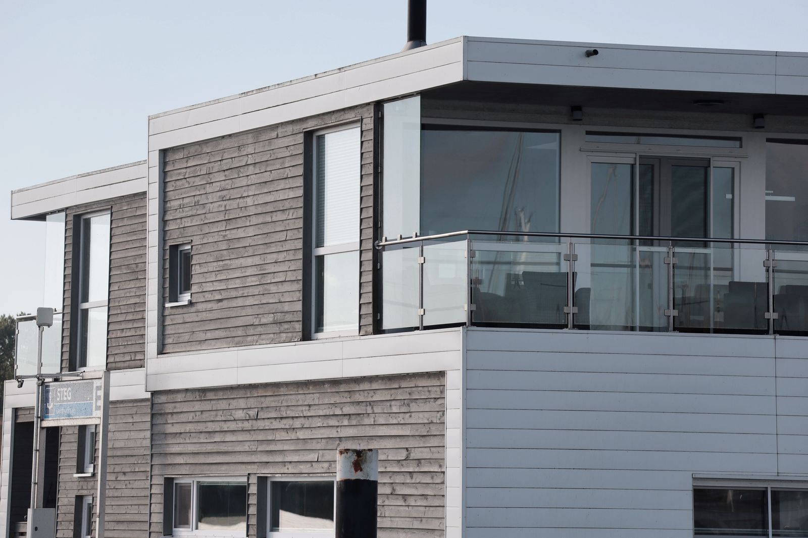 Float 100 Struck - #13