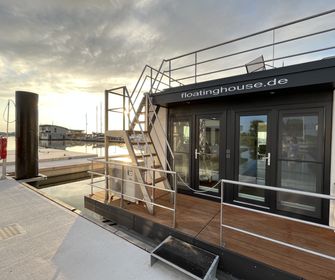 Hausboot SAND mit Hafenblick