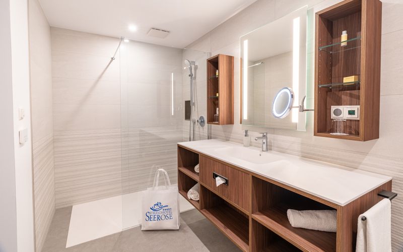 Komfort-Doppelzimmer Deluxe mit Balkon und Meerblick image 2 - Strandhotel Seerose