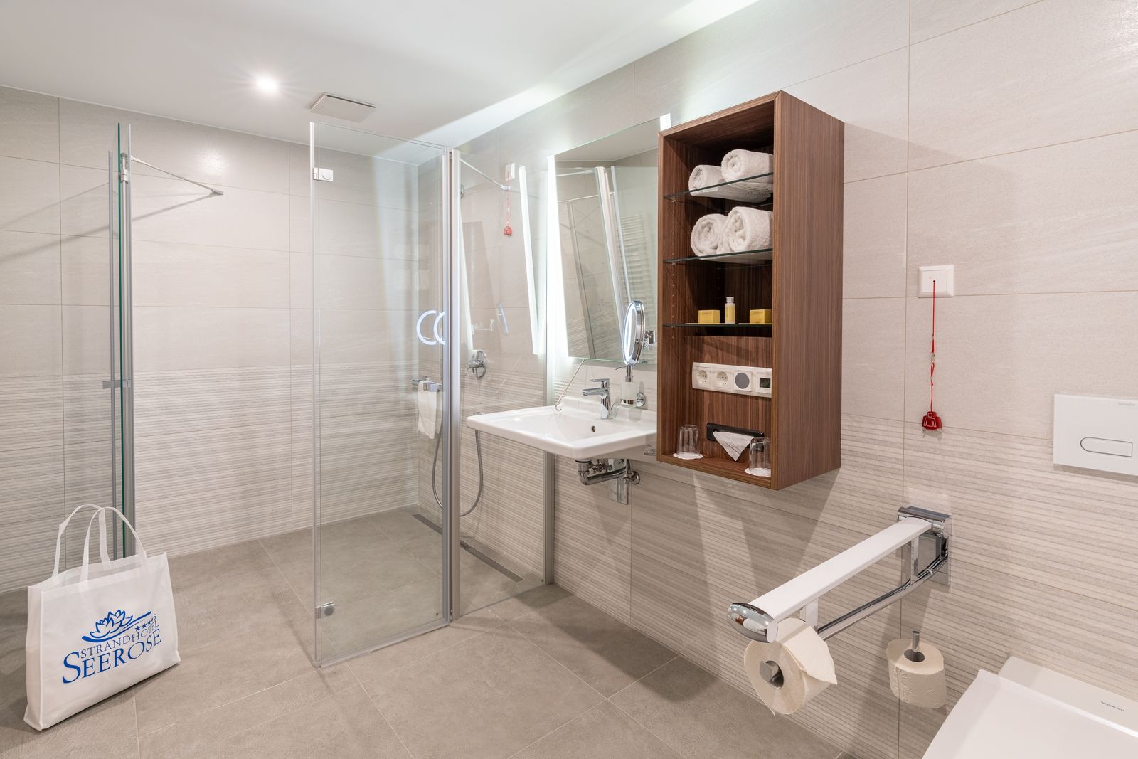 Komfort-Doppelzimmer Deluxe mit Balkon (behindertenfreundlich) image 2 - Strandhotel Seerose