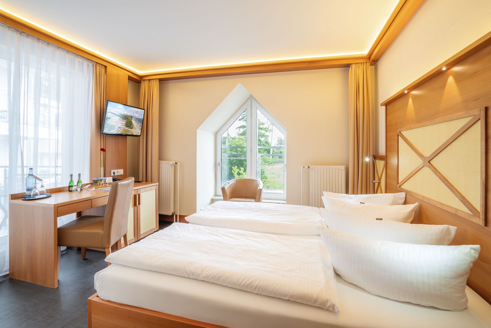 Doppelzimmer mit Balkon image 1 - Strandhotel Seerose