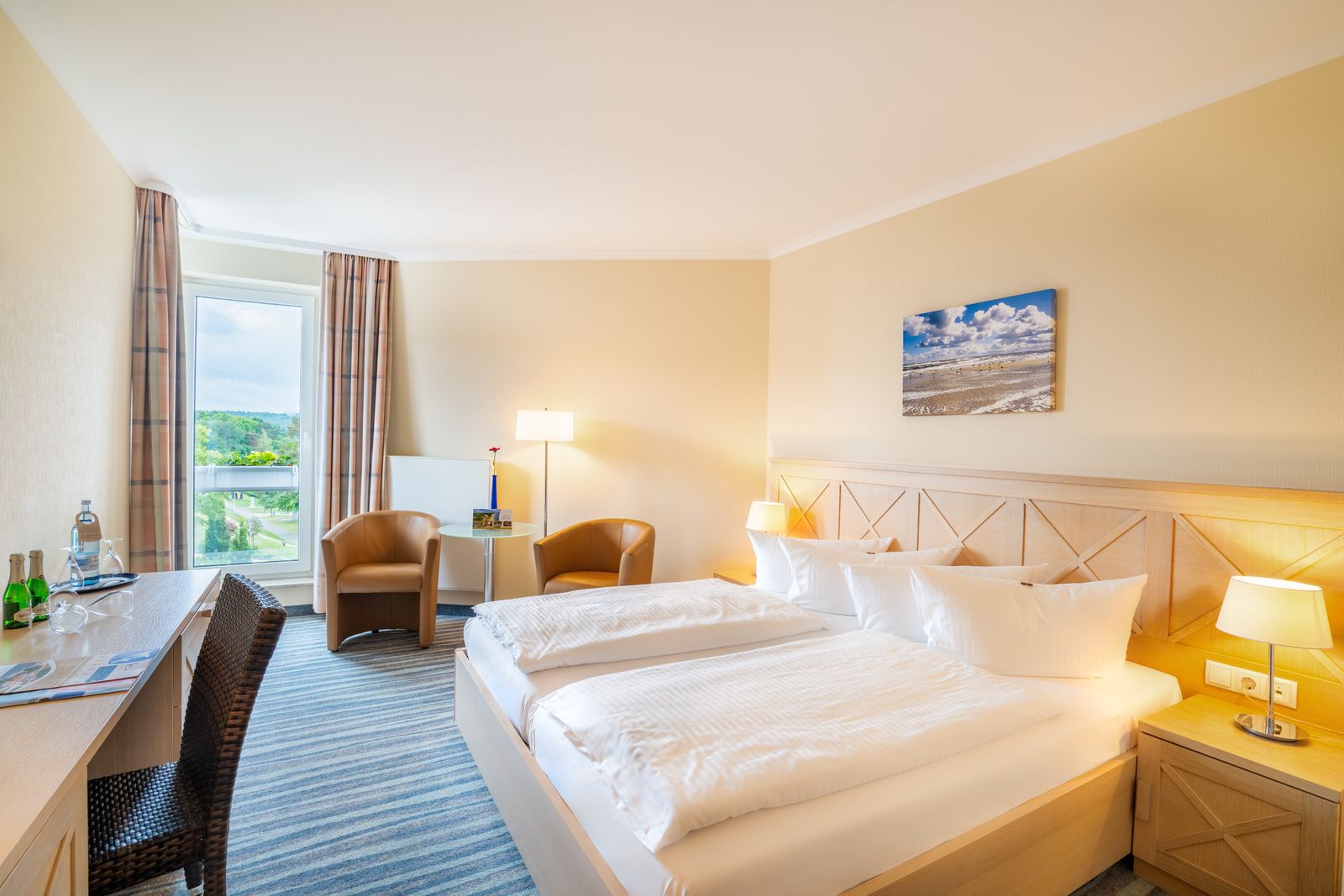 Doppelzimmer mit Kölpinseeblick image 1 - Strandhotel Seerose