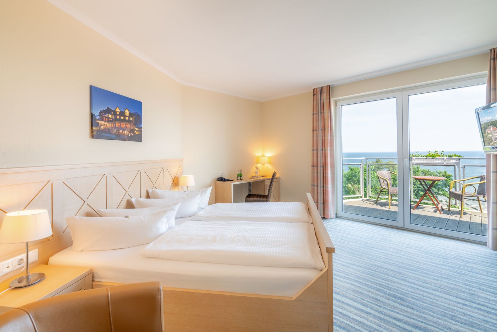 Komfort-Doppelzimmer (behindertenfreundlich) mit Balkon image 1 - Strandhotel Seerose