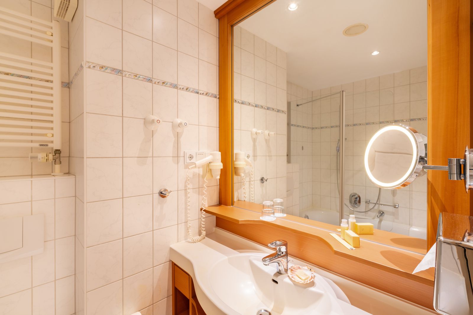 Kleines Doppelzimmer image 3 - Strandhotel Seerose