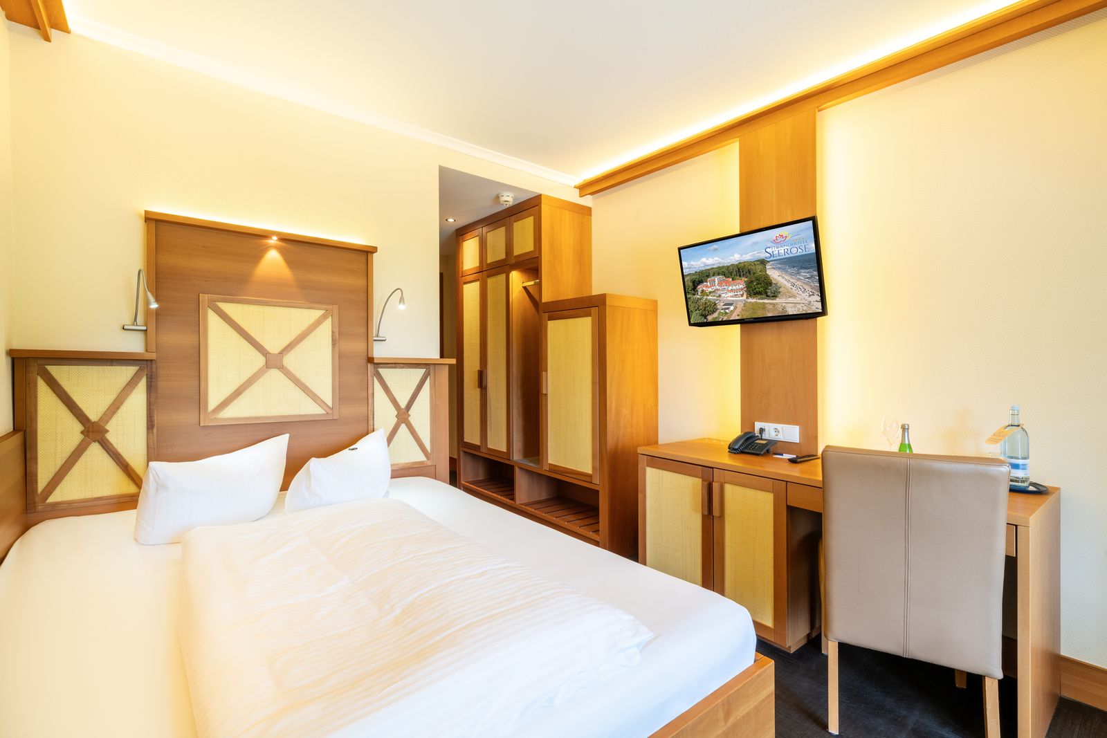 Kleines Doppelzimmer image 2 - Strandhotel Seerose