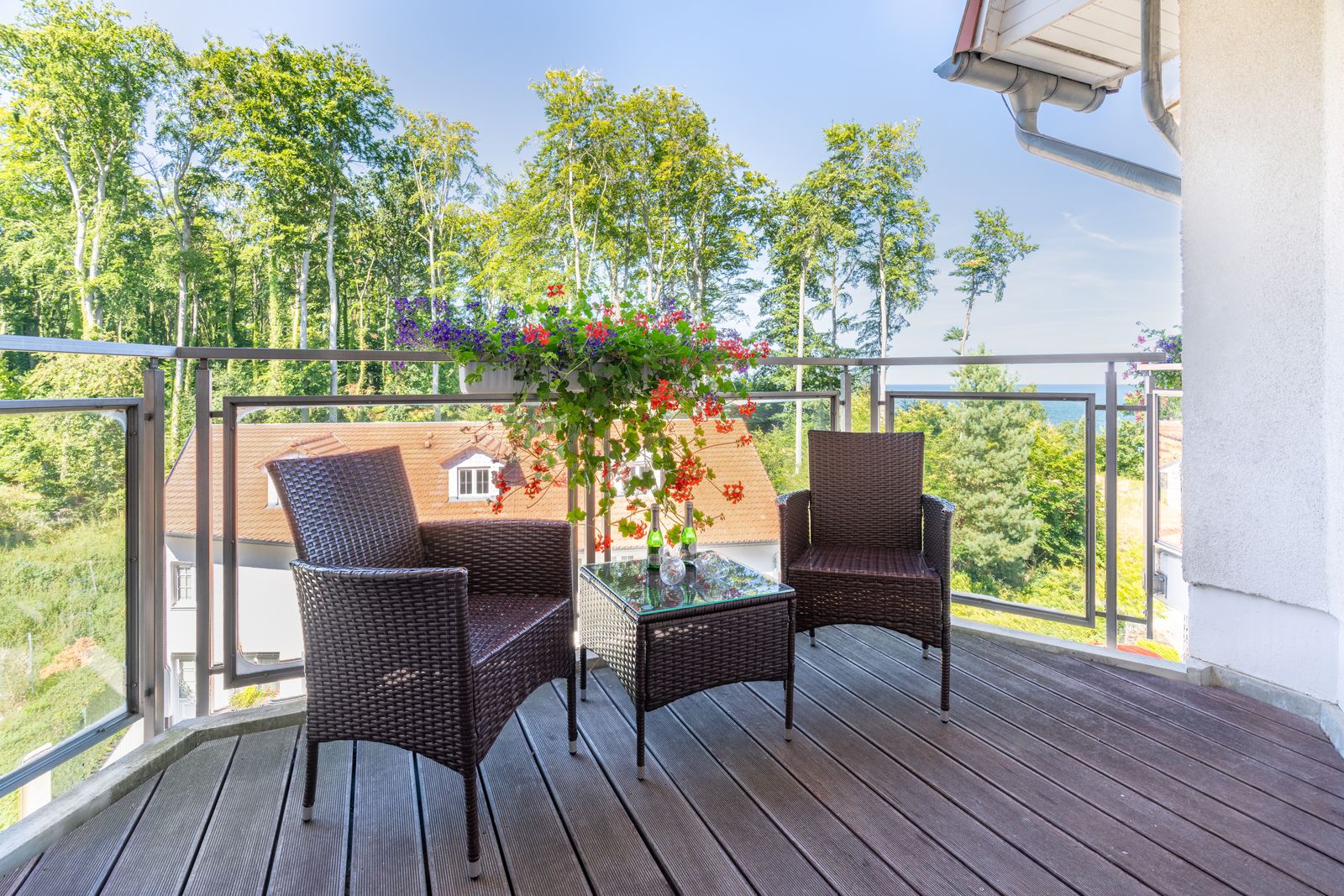 Komfort-Doppelzimmer mit Balkon & Meerblick zur Waldseite image 4 - Strandhotel Seerose