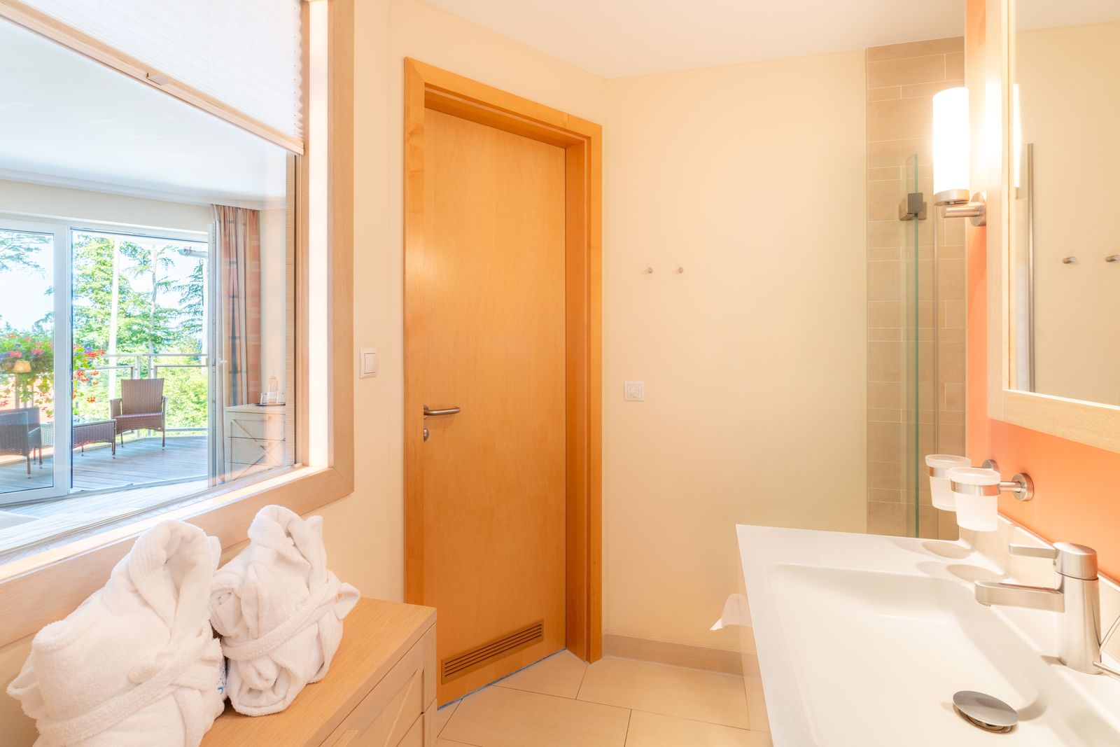 Komfort-Doppelzimmer mit Balkon & Meerblick zur Waldseite image 6 - Strandhotel Seerose