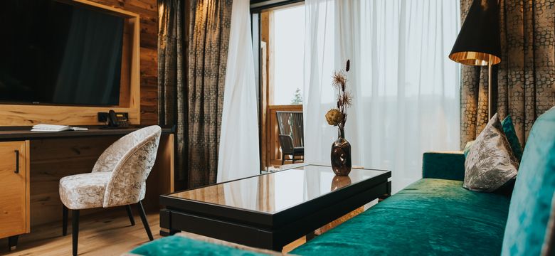 Ortner´s Resort : Roederer junior suite in the Wappen house including Ortner's gourmet half-board image #8