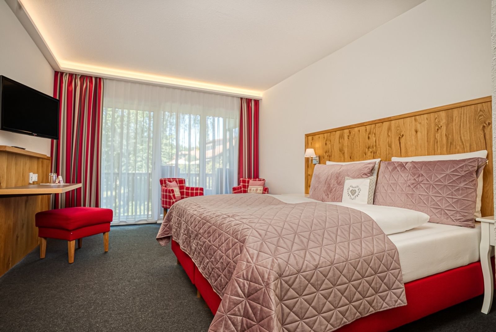 Doppelzimmer Komfort mit Balkon image 1 - Landhaus Hotel Sommerau GmbH