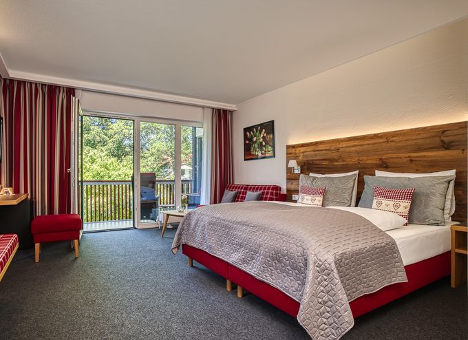 Hotel Zimmer: Doppelzimmer "Heidelbeere" - mit Balkon, Gartenseite und schöner Abendsonne - Landhaus Hotel Sommerau GmbH