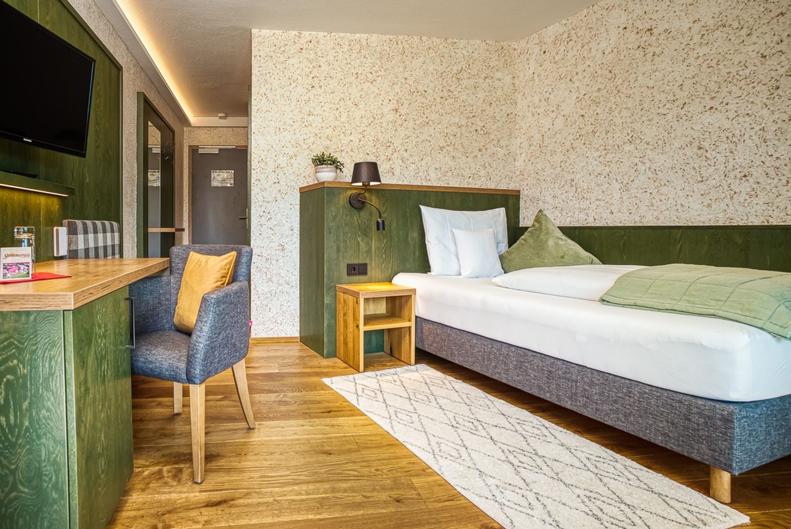 Einzelzimmer Komfort mit Balkon image 3 - Landhaus Hotel Sommerau GmbH