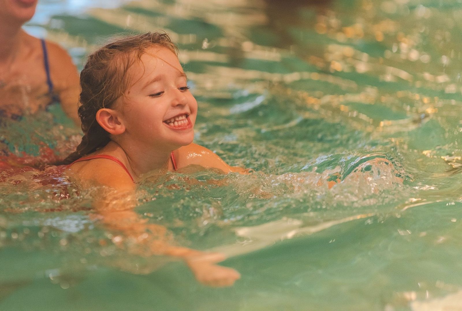 Mit Spiel & Spaß im Urlaub schwimmen lernen image 1 - Familotel Zugspitze Hotel Tirolerhof
