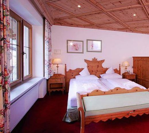 ALPENGAMS XXL image 2 - Familotel Zugspitze Hotel Tirolerhof