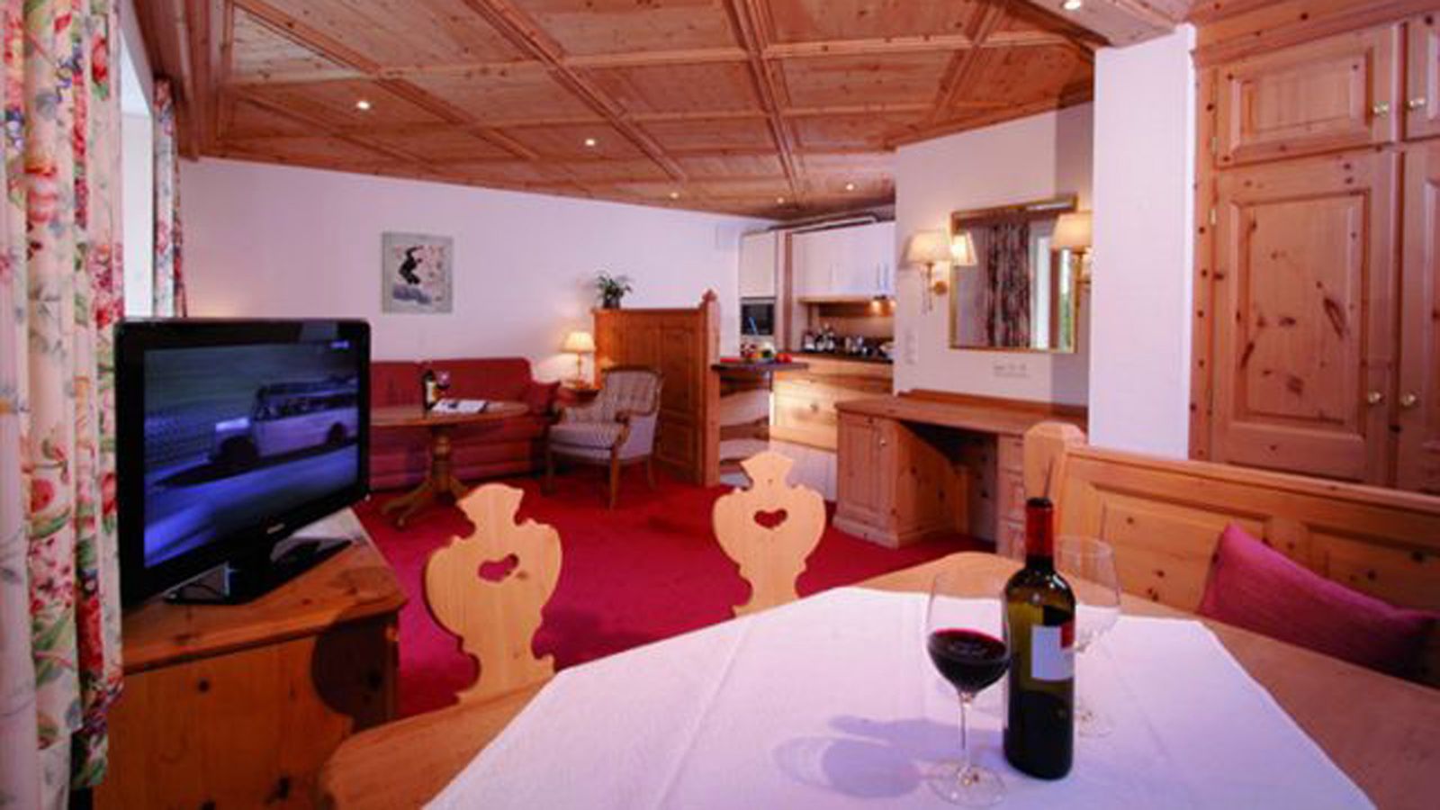 ALPENGAMS image 3 - Familotel Zugspitze Hotel Tirolerhof