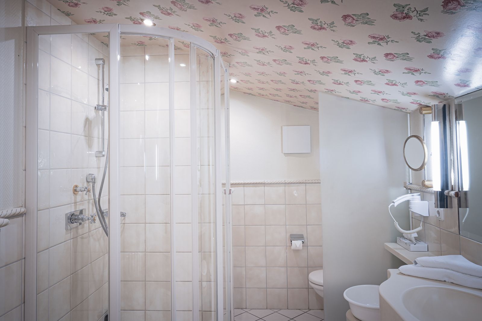 BÄRENHÖHLE image 5 - Familotel Zugspitze Hotel Tirolerhof