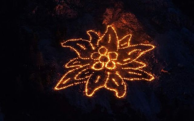 Familotel Zugspitze Hotel Tirolerhof: Berge in Flammen