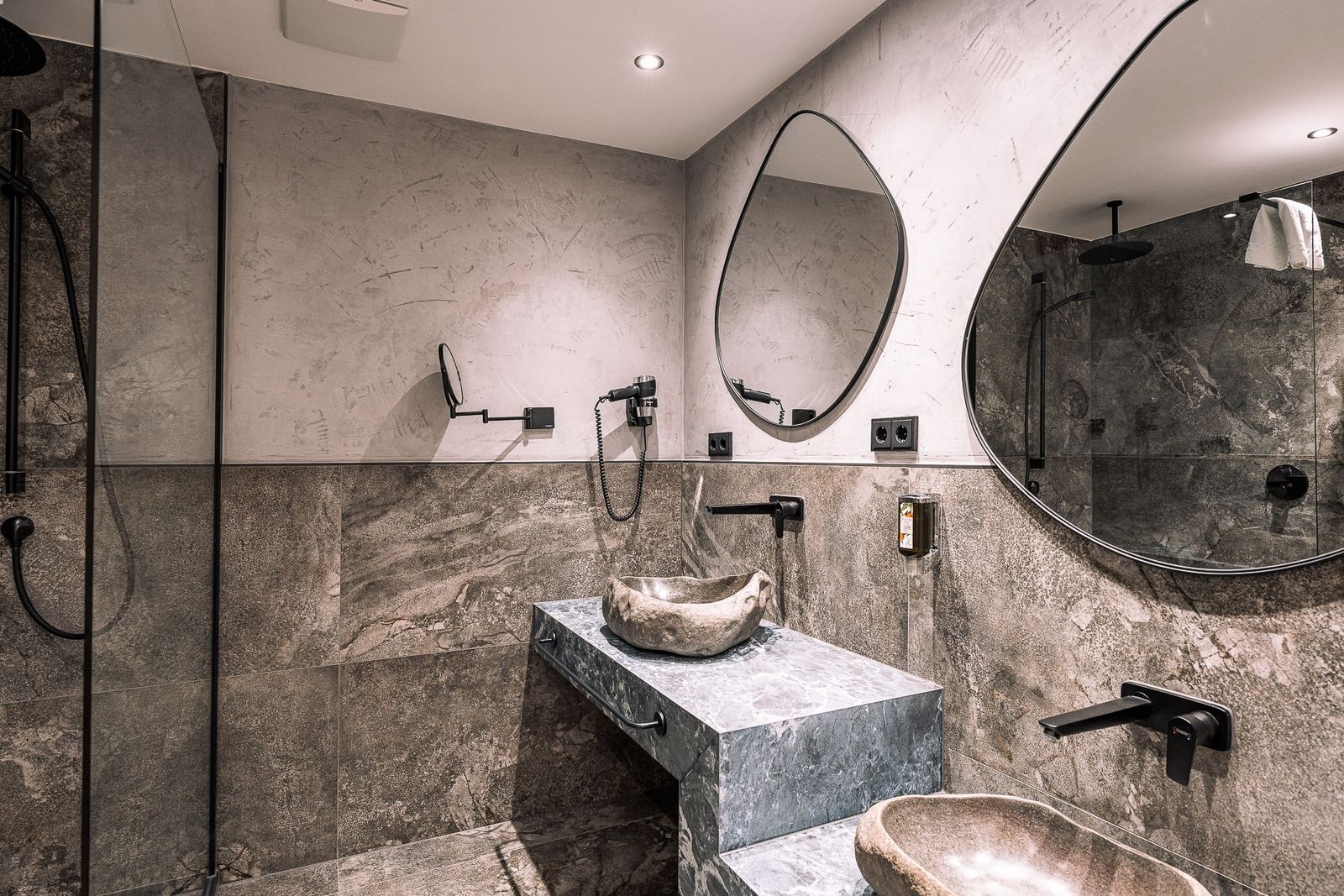 BERG BUDDIES Höhle image 7 - Familotel Zugspitze Hotel Tirolerhof