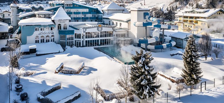 Schlosshotel Lacknerhof: Skiing and wellness