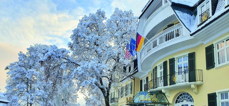 Parkhotel Adler: Thank God It’s Friday