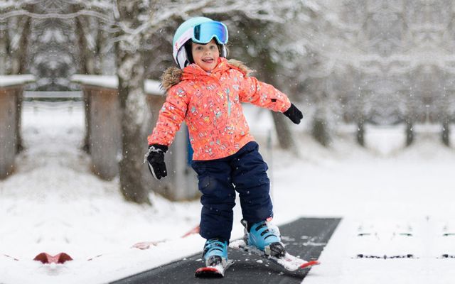 Familotel Steiermark Der Ponyhof – Familienhotel und Reiterparadies: Winterschnäppchen - Kinderskikurs inklusive