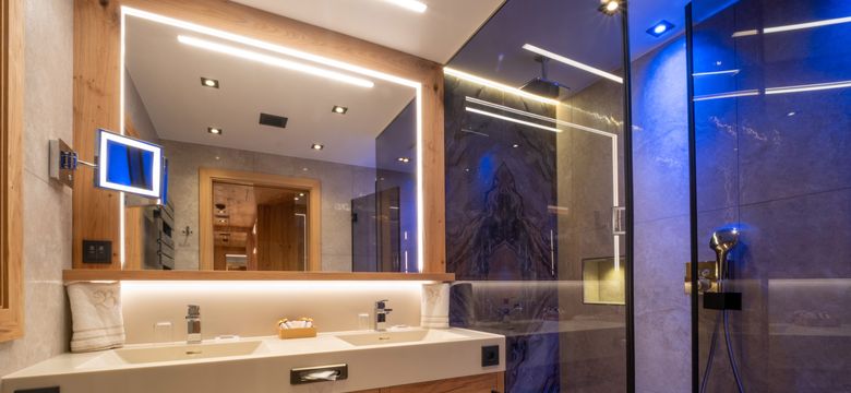 Natur- & Wellnesshotel Brunner Hof 4****S: naturWohlfühlzimmer "Liebesnest" 44 m² image #8